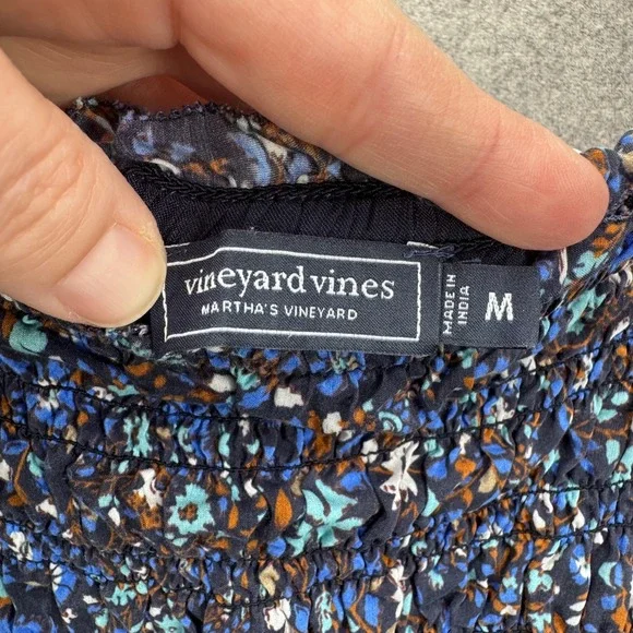 Vineyard Vines Fenwick Blue Smocked Square Neck Top Silk Blend Milkmaid M - Picture 3 of 9